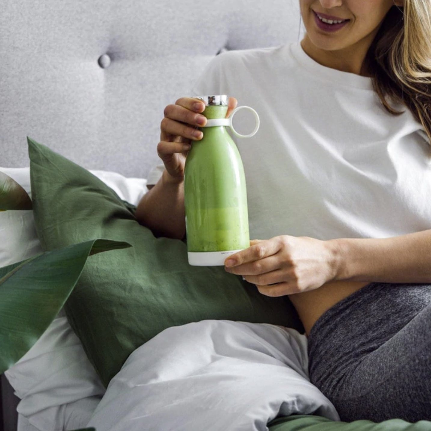 11.83oz Portable Electric Wireless Mini Fruit Blender Juicer - Perfect for On - the - Go! - Walmarkettt.com